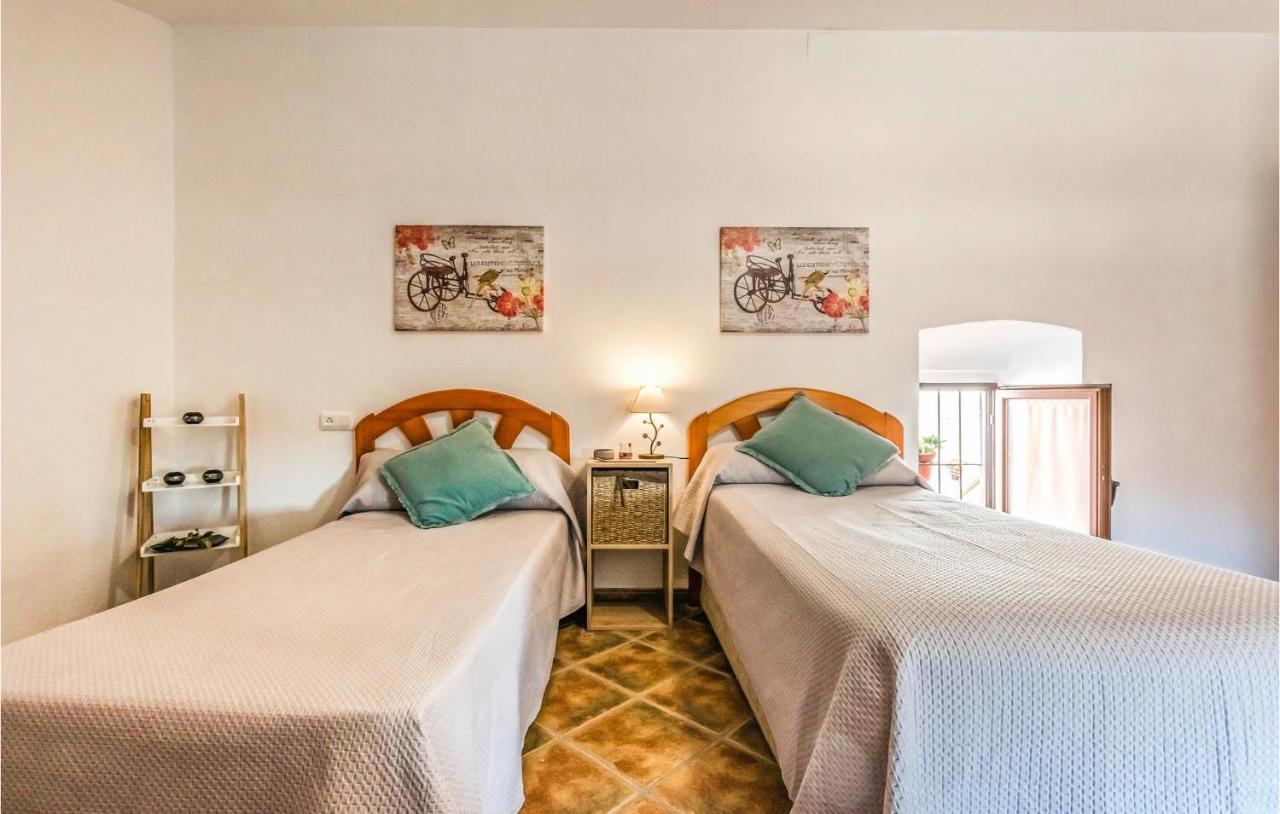 Pet Friendly Home In Hornachuelos With Kitchen Extérieur photo