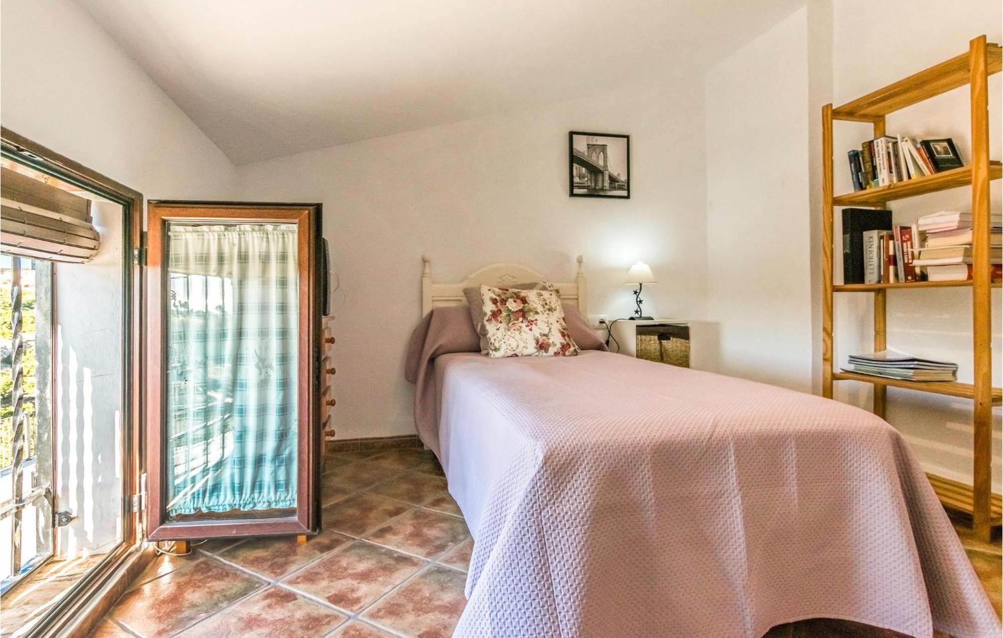 Pet Friendly Home In Hornachuelos With Kitchen Extérieur photo